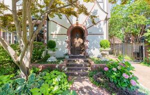 Luxury and Old World Charm in Midtown Memphis - Memphis, Tennessee