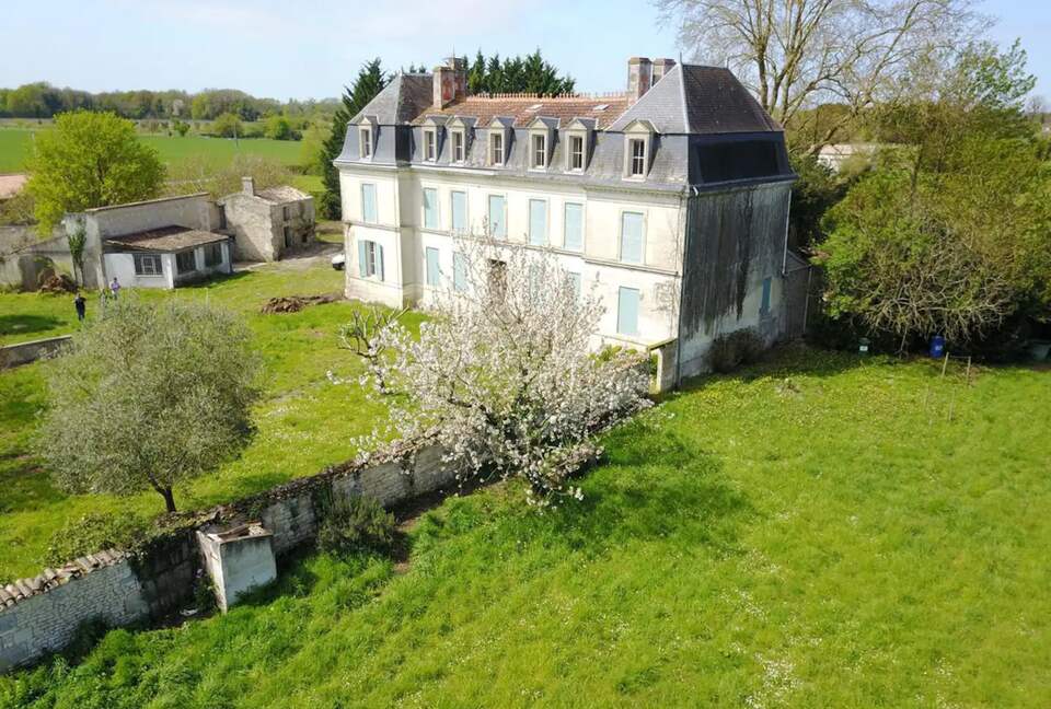 Château De Saint Sever - Saint-Sever-de-Saintonge, France