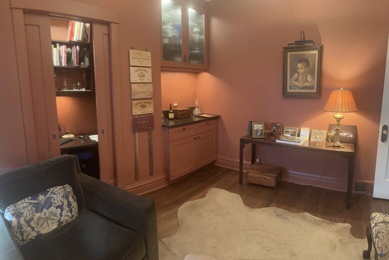 Winnetka Home | Close to Village Shops, Parks, Beach and Train - Winnetka, Illinois