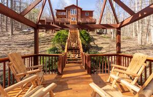 Luxury Mountain Lodge - Gatlinburg, Tennessee