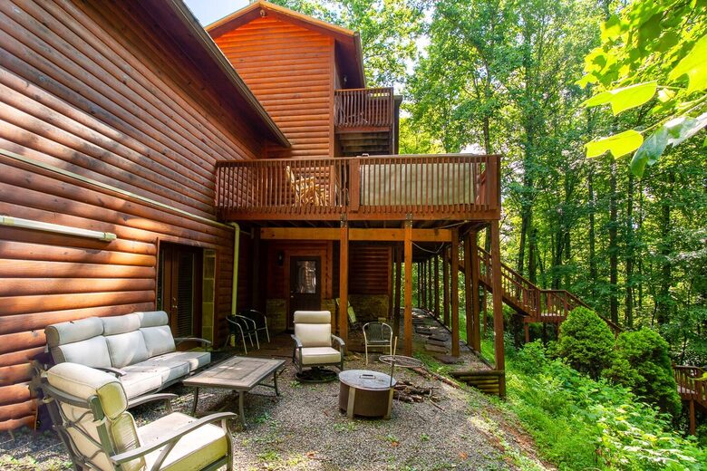 Luxury Mountain Lodge - Gatlinburg, Tennessee