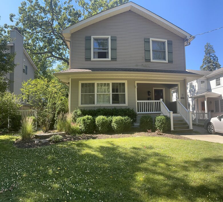 Winnetka Home | Close to Village Shops, Parks, Beach and Train - Winnetka, Illinois