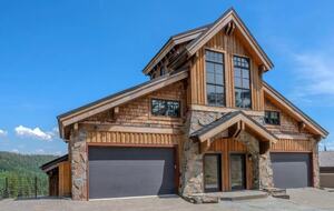Schweitzer Village|Ski-in Ski-out Lodge located in Idaho - Sandpoint, Idaho