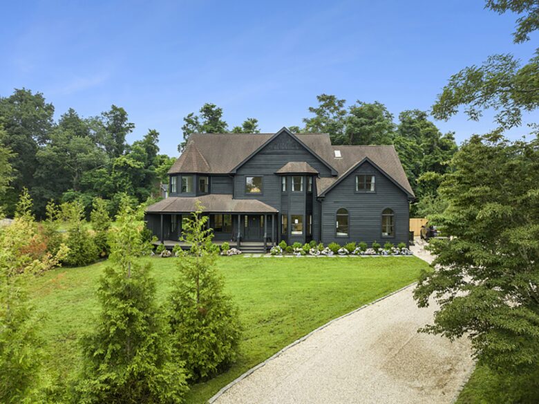 Waterfront Southampton Estate | Heated Pool, Spa, Gym, Outdoor Kitchen, Sonos - Southampton, New York