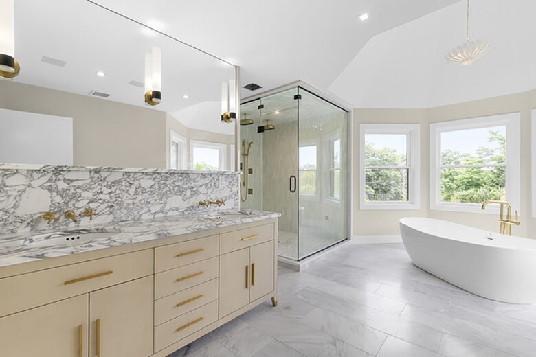 Waterfront Southampton Estate | Heated Pool, Spa, Gym, Outdoor Kitchen, Sonos - Southampton, New York