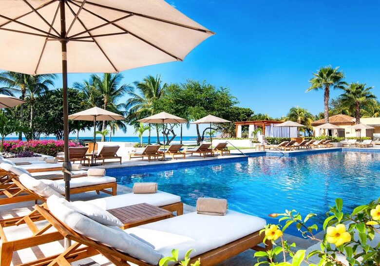 St Regis Beach Club