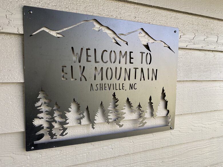 Beautiful Mountain Retreat | 10 minutes to Downtown Asheville - Asheville, North Carolina