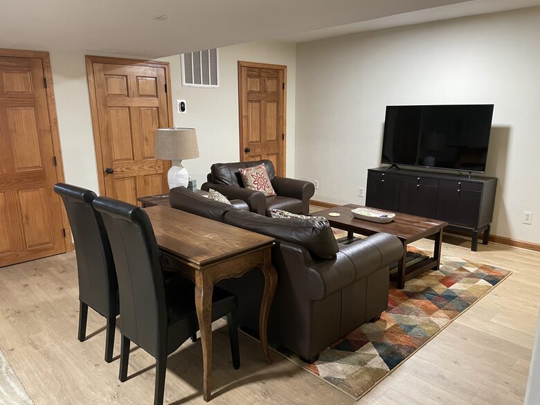 Beautiful Mountain Retreat | 10 minutes to Downtown Asheville - Asheville, North Carolina