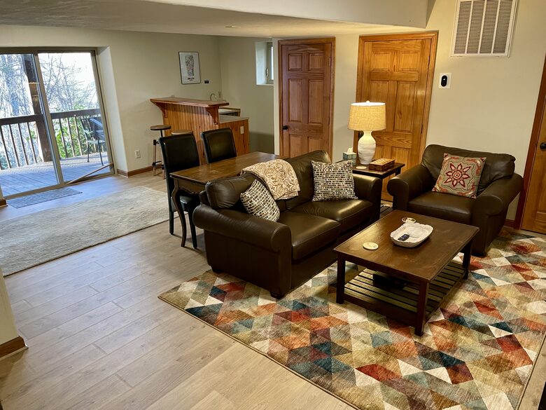 Beautiful Mountain Retreat | 10 minutes to Downtown Asheville - Asheville, North Carolina