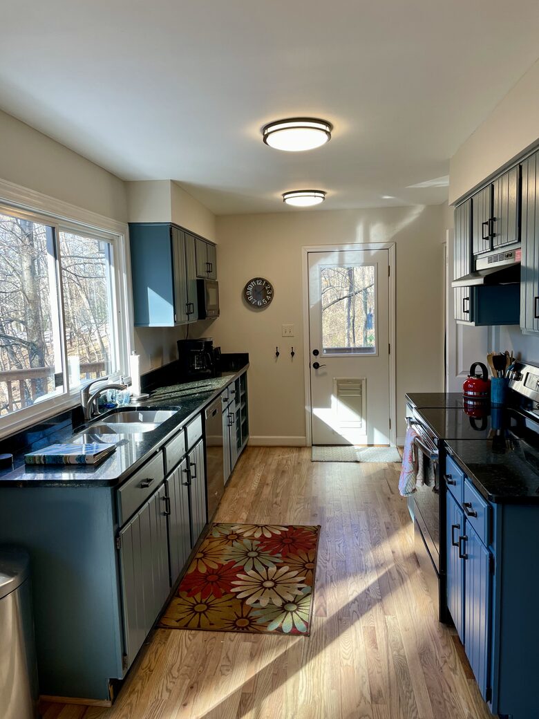 Beautiful Mountain Retreat | 10 minutes to Downtown Asheville - Asheville, North Carolina