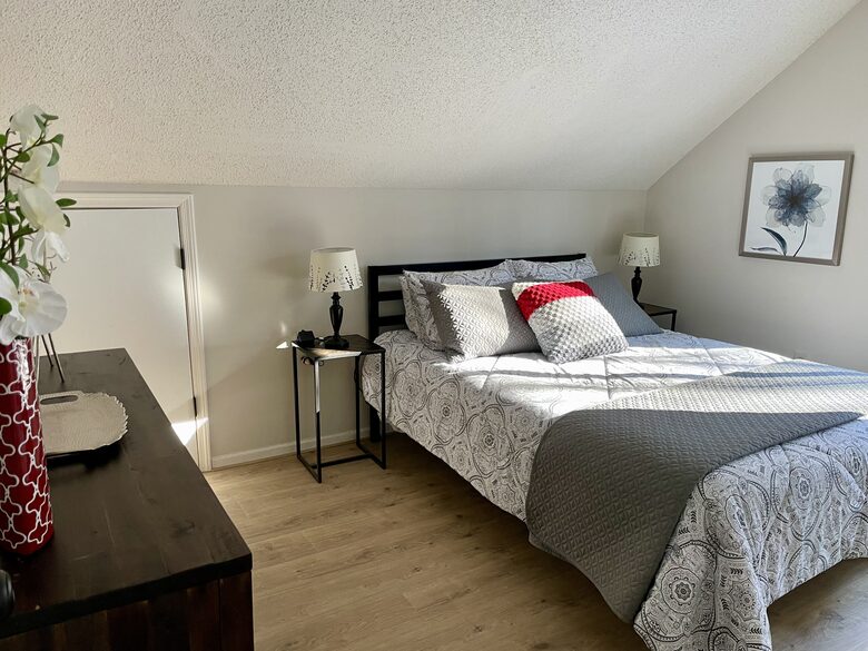 Beautiful Mountain Retreat | 10 minutes to Downtown Asheville - Asheville, North Carolina