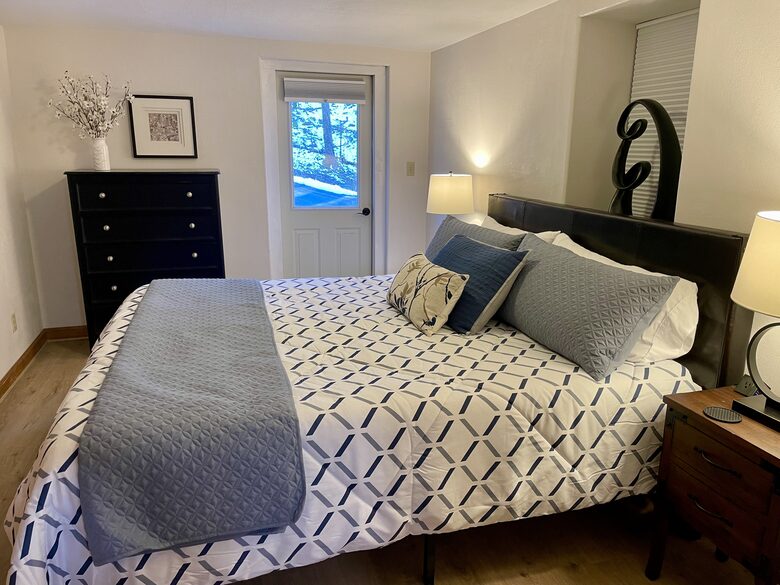 Beautiful Mountain Retreat | 10 minutes to Downtown Asheville - Asheville, North Carolina