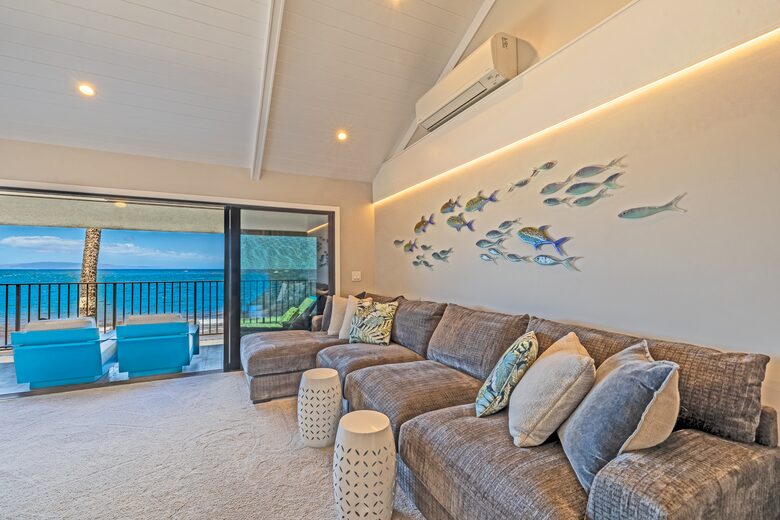 Gorgeous Beachfront Villa with Resort Amenities - Kihei, Hawaii