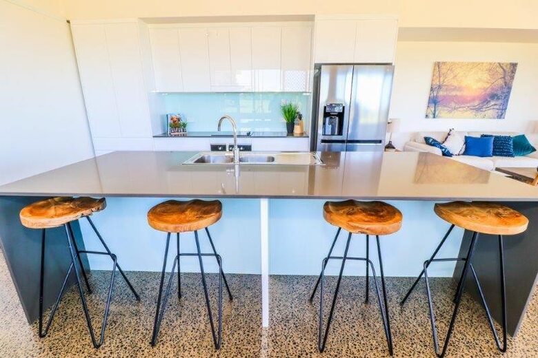 Ocean View Absolute Beachfront Home - Rules Beach, Australia