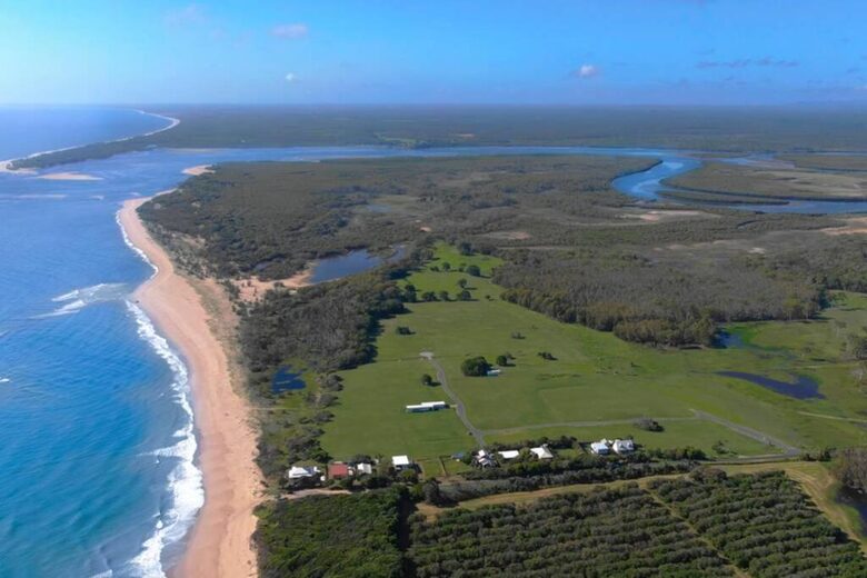 Ocean View Absolute Beachfront Home - Rules Beach, Australia