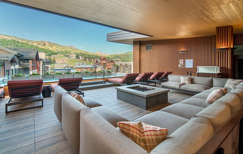 A Ski-In, Ski-Out Residence in Snowmass Base Village with Rooftop Pool - Snowmass Village, Colorado