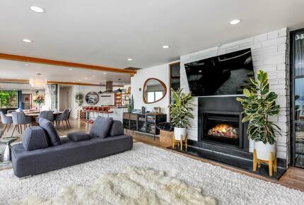 SaltWood | Zenith Waterfront Retreat - Kingston, Washington