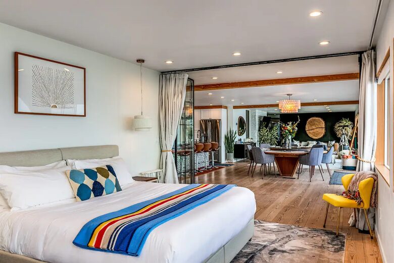 SaltWood | Zenith Waterfront Retreat - Kingston, Washington