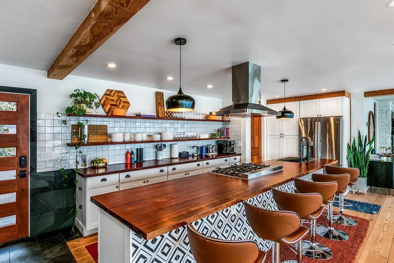 SaltWood | Zenith Waterfront Retreat - Kingston, Washington