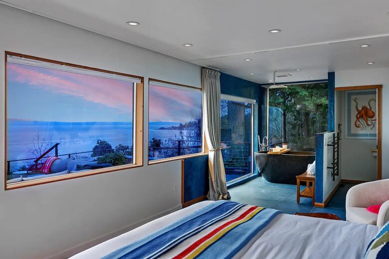 SaltWood | Zenith Waterfront Retreat - Kingston, Washington