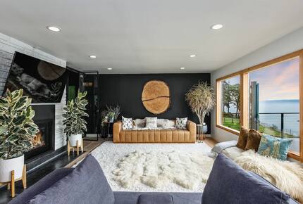 SaltWood | Zenith Waterfront Retreat - Kingston, Washington