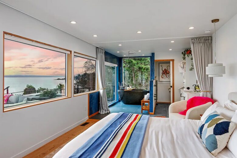 SaltWood | Zenith Waterfront Retreat - Kingston, Washington