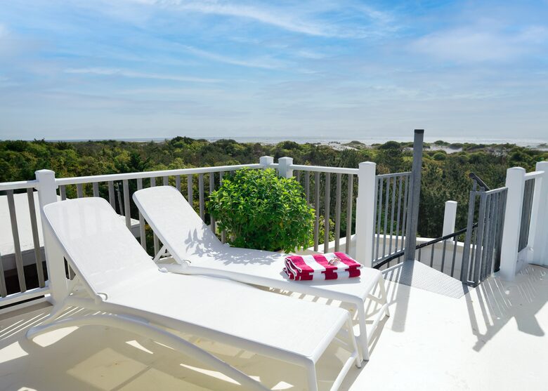 Dreamy Barnegat Light Oceanfront Shore Beach House - Barnegat Light, New Jersey