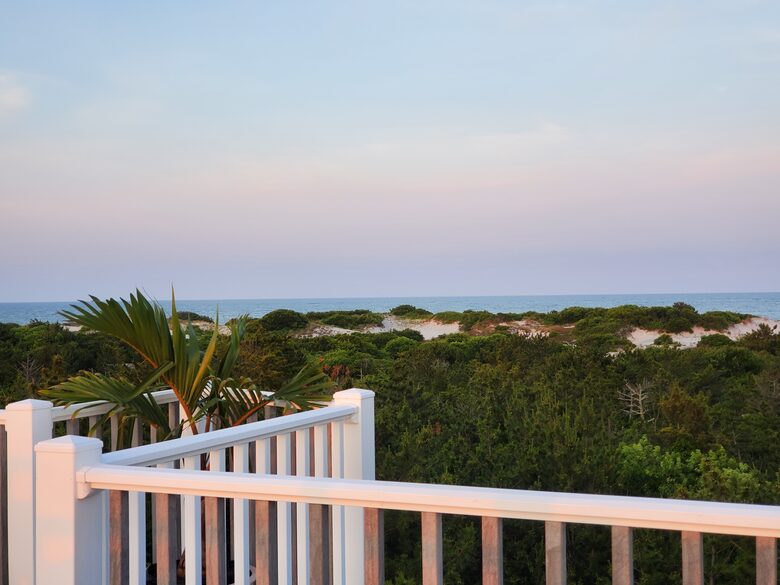 Dreamy Barnegat Light Oceanfront Shore Beach House - Barnegat Light, New Jersey