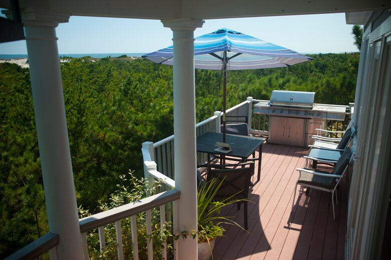 Dreamy Barnegat Light Oceanfront Shore Beach House - Barnegat Light, New Jersey