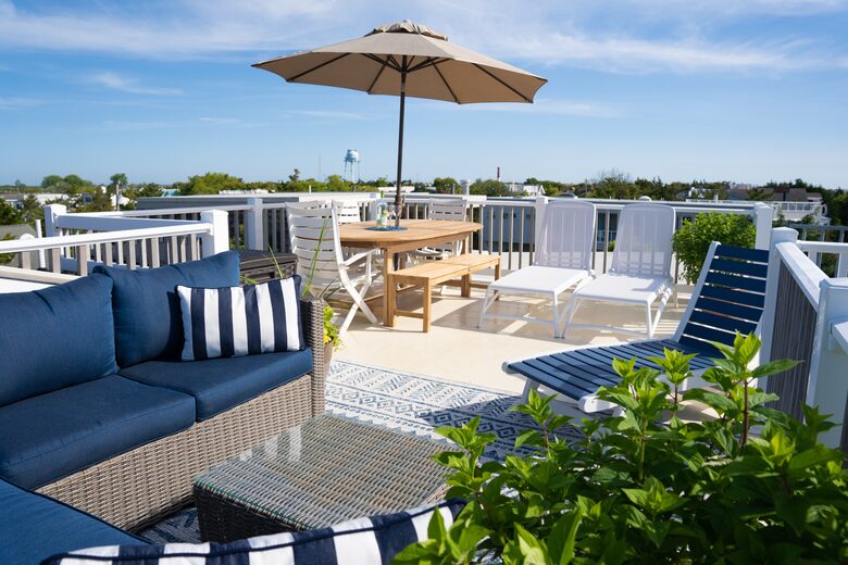 Dreamy Barnegat Light Oceanfront Shore Beach House - Barnegat Light, New Jersey