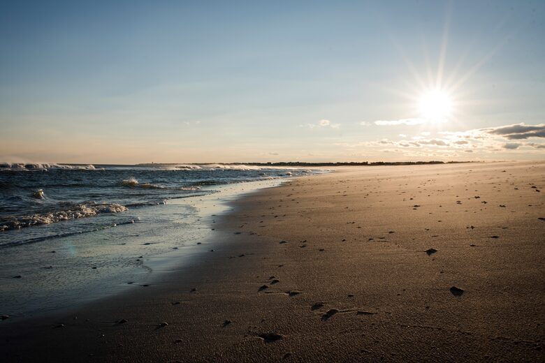 Dreamy Barnegat Light Oceanfront Shore Beach House - Barnegat Light, New Jersey