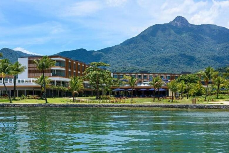 Porto Frade Condominium 3BD Apartment - Frades, Angra Dos Reis, Brazil