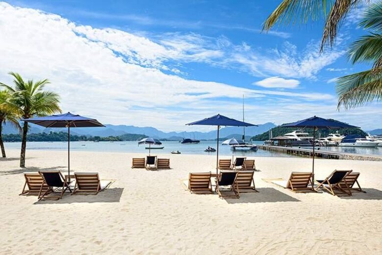 Porto Frade Condominium 3BD Apartment - Frades, Angra Dos Reis, Brazil