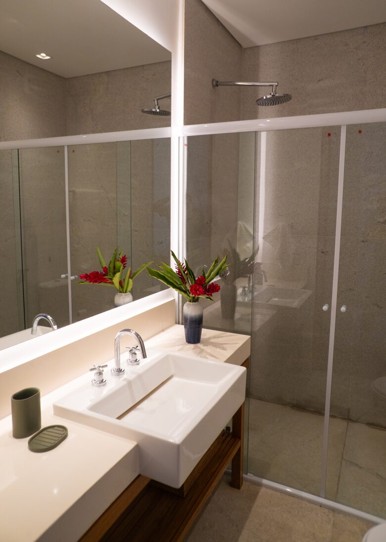 Porto Frade Condominium 3BD Apartment - Frades, Angra Dos Reis, Brazil