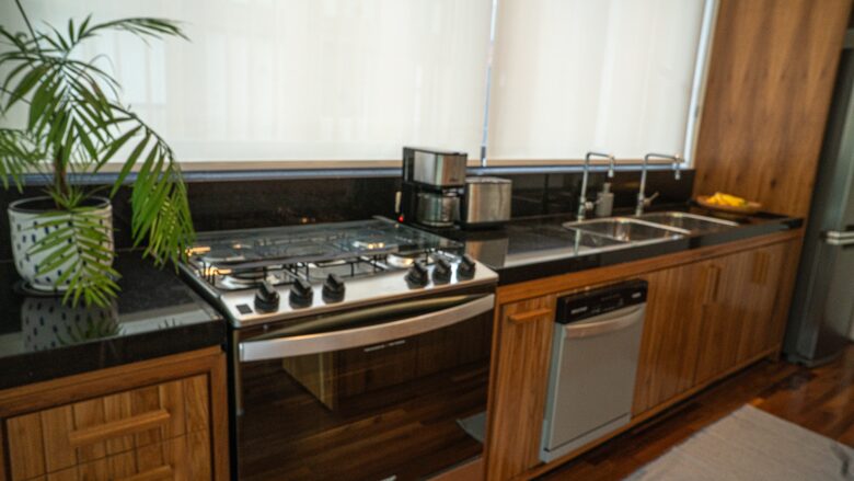 Porto Frade Condominium 3BD Apartment - Frades, Angra Dos Reis, Brazil