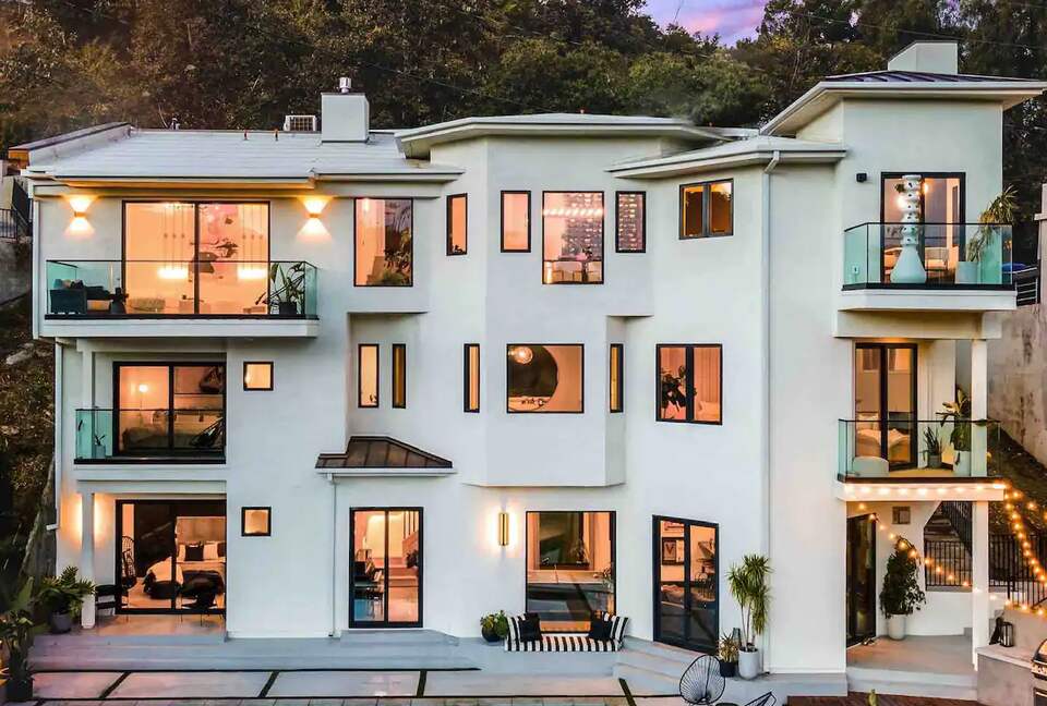 Custom Hillside Oasis with Stunning Views - Studio City, California