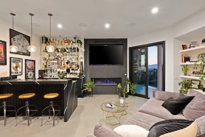Custom Hillside Oasis with Stunning Views - Studio City, California