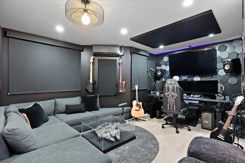 Custom Hillside Oasis with Stunning Views - Studio City, California