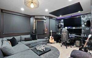 Custom Studio City Hillside Oasis with Pool and Recording Studio - Studio City, California