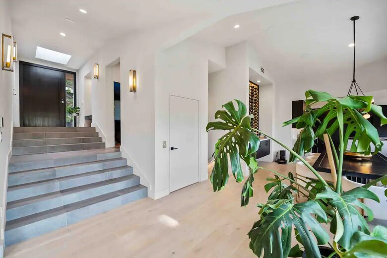 Custom Hillside Oasis with Stunning Views - Studio City, California