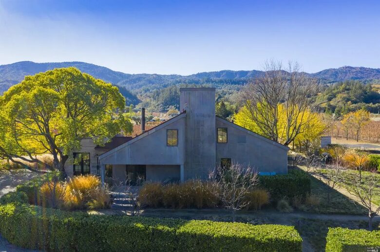 Napa Valley Vineyard Estate - Saint Helena, California