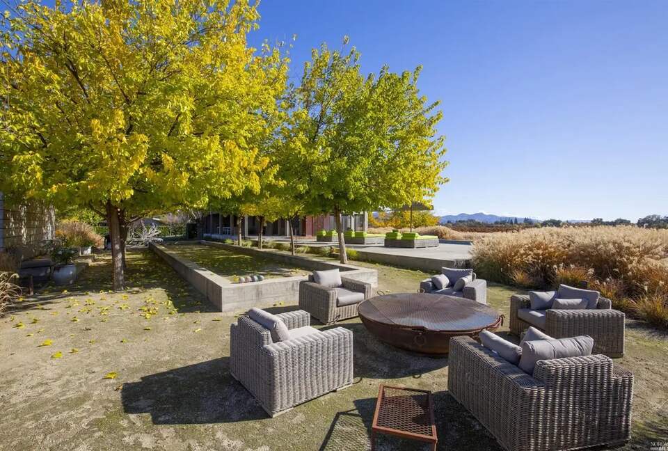 Napa Valley Vineyard Estate - Saint Helena, California