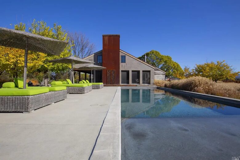 Napa Valley Vineyard Estate - Saint Helena, California
