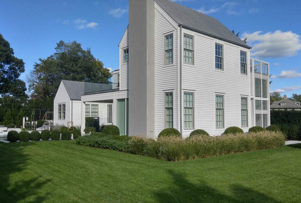 Stunning Modern Design Retreat - Sag Harbor, New York
