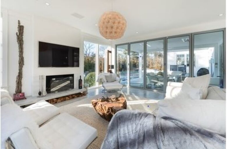 Stunning Modern Design Retreat - Sag Harbor, New York