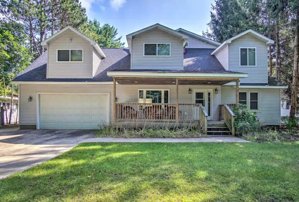 Spacious Retreat Steps from Lake Michigan - Whitehall, Michigan