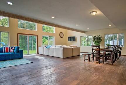 Spacious Retreat Steps from Lake Michigan - Whitehall, Michigan