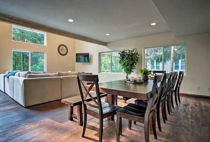 Spacious Retreat Steps from Lake Michigan - Whitehall, Michigan