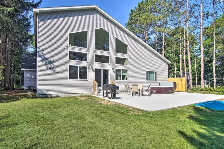 Spacious Retreat Steps from Lake Michigan - Whitehall, Michigan