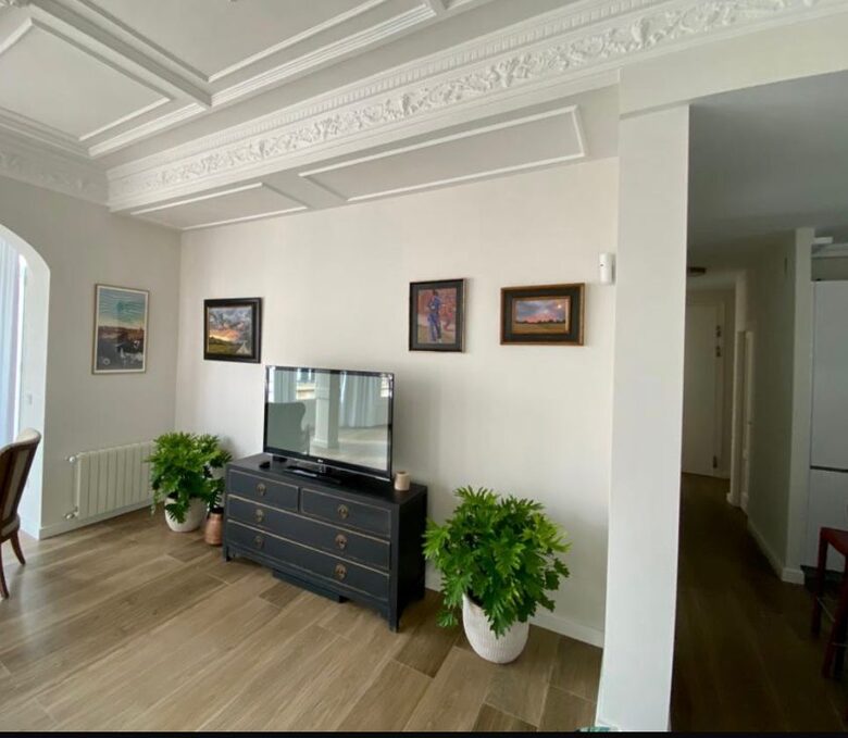 Elegant Valencian Apartment - Valencia, Spain